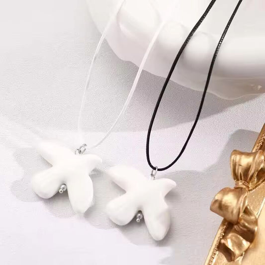 Fashion White Peace Dove Pendant Necklace for Women Vintage Metal Geometric Adjustable Rope Chain Jewelry Gifts